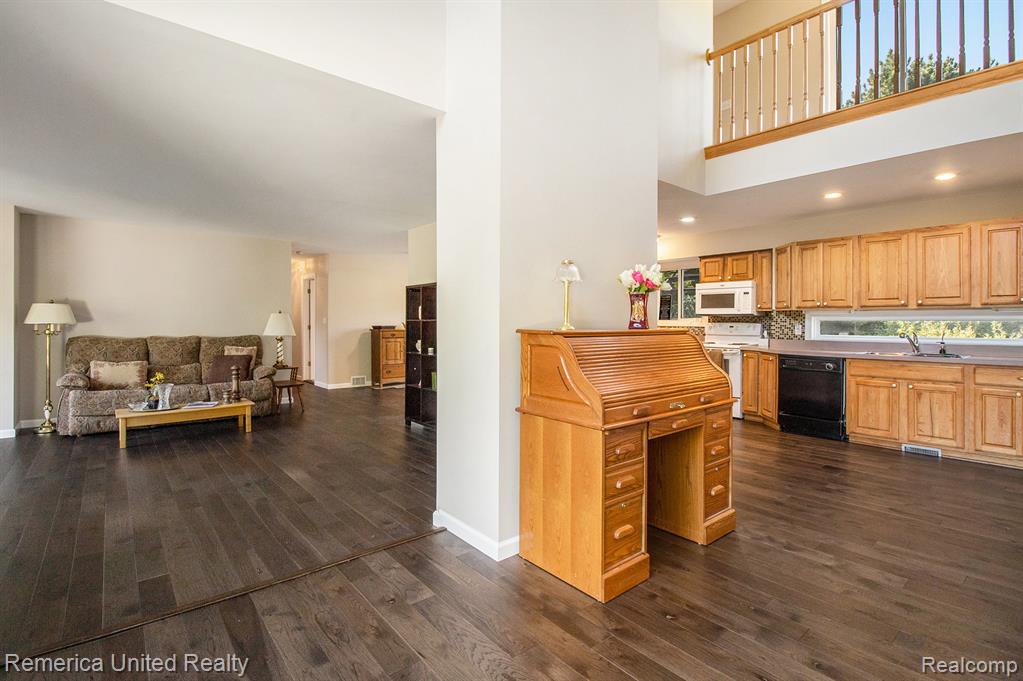 400 E SCHAFER Road, Pinckney, MI 48169 — Photo 9
