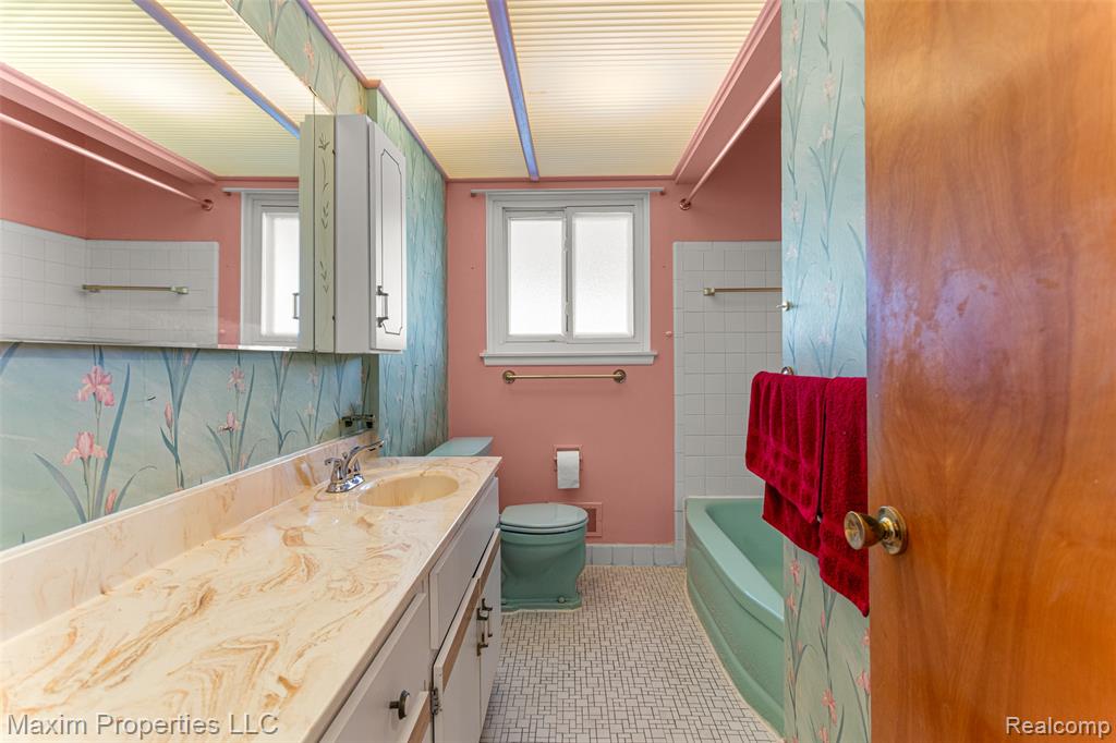 6545 N Charlesworth Street, Dearborn Heights, MI 48127 — Photo 10