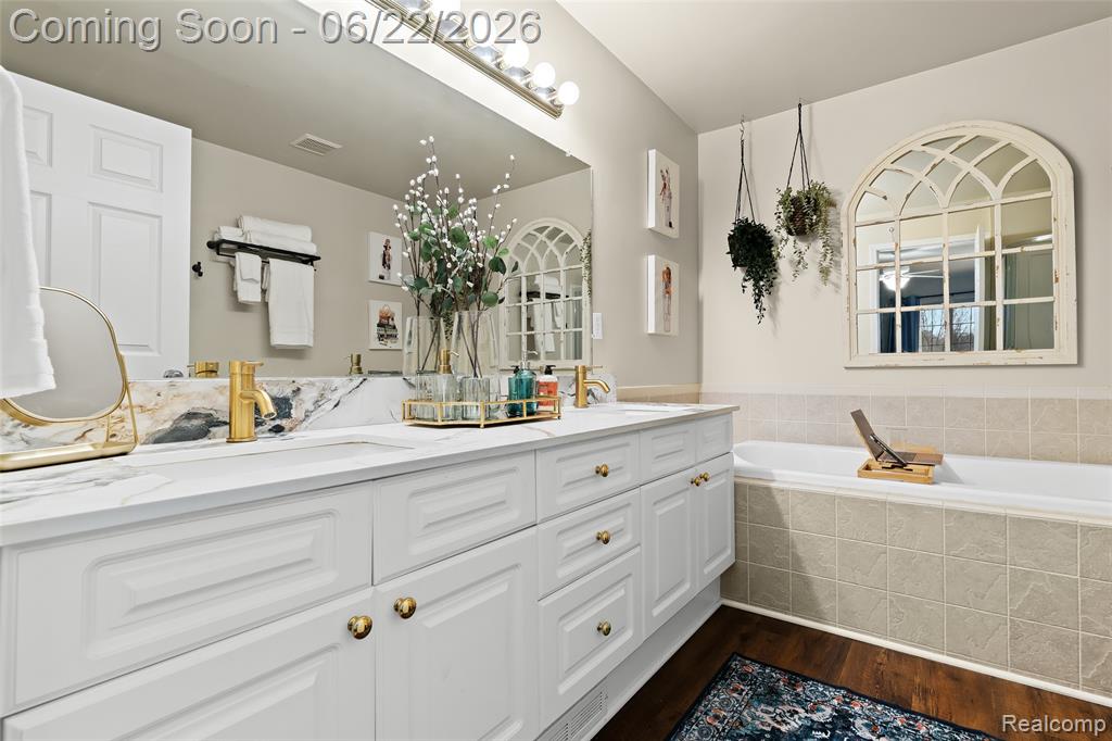 11 N Squirrel Road, Auburn Hills, MI 48326 — Photo 24