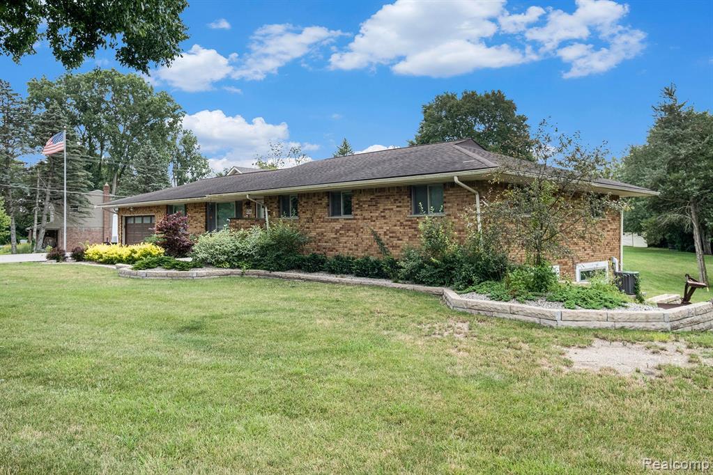 8266 Twilight Lane, Brighton, MI 48116 — Photo 4
