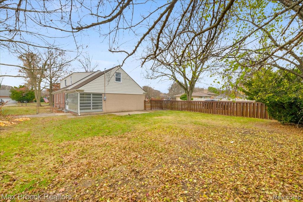 18560 Wiltshire Boulevard, Lathrup Village, MI 48076 — Photo 24