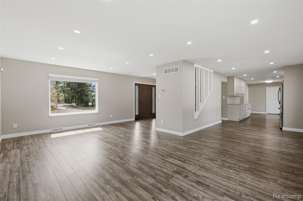 7978 Little Farm Lane, West Bloomfield, MI — Photo 7