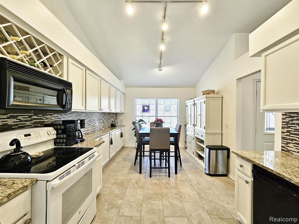 51549 HICKORY Lane, Macomb, MI 48042 — Photo 8