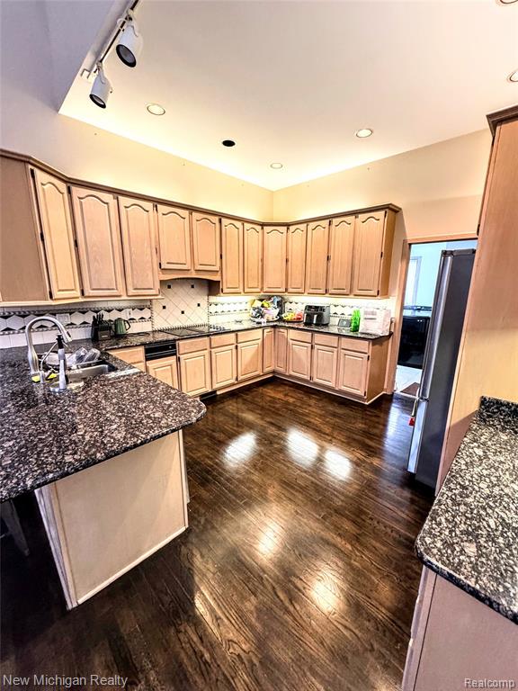 3989 S Shore Drive, Commerce Twp, MI 48382 — Photo 7