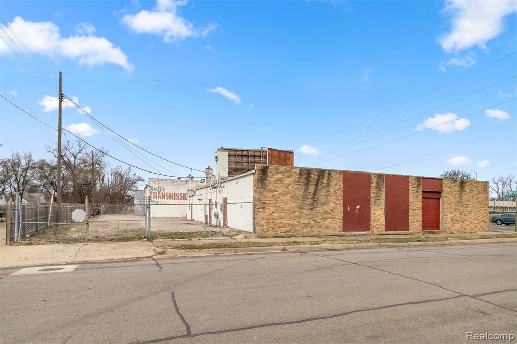 17521 W 8 Mile Road, Detroit, MI 48235 — Photo 15