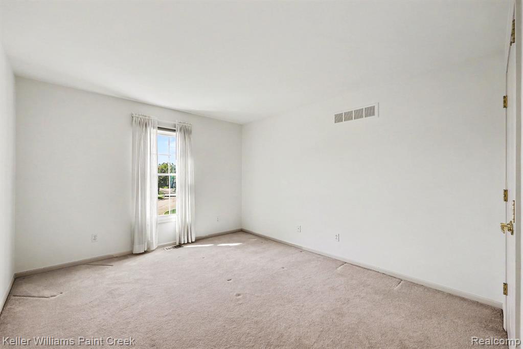 1432 Oakmont Court, Lake Orion, MI 48362 — Photo 17