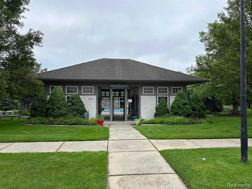 48548 Fairmont Drive, Macomb, MI 48044 — Photo 41