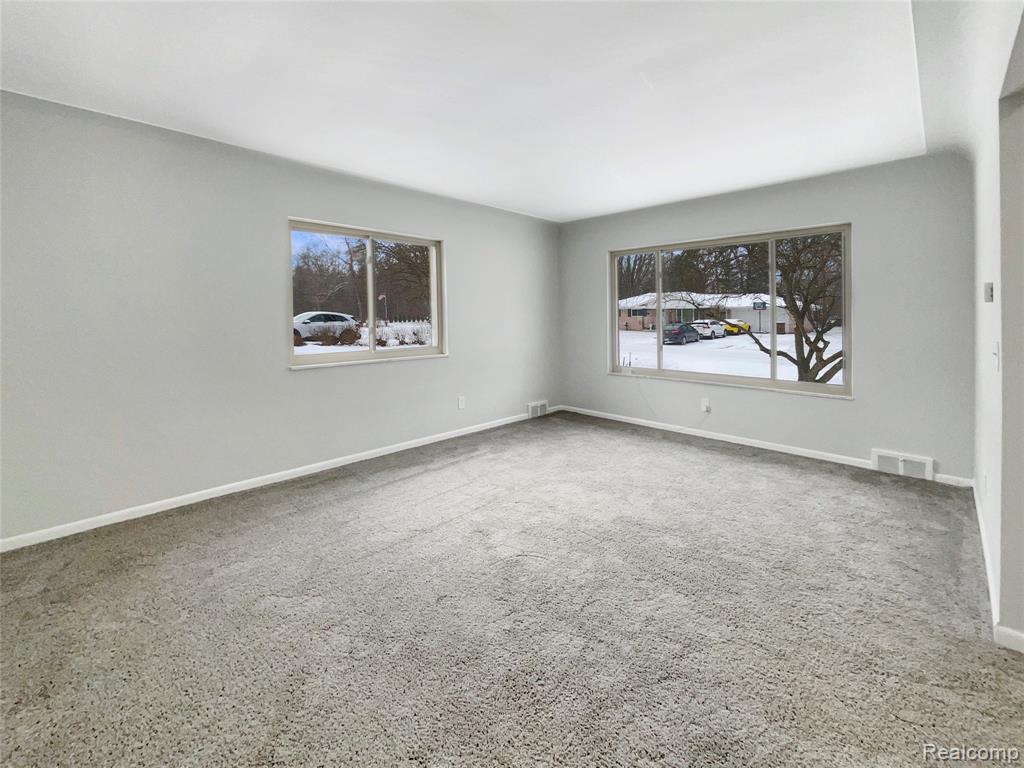 53044 Ruann Drive, Shelby Twp, MI 48316 — Photo 5