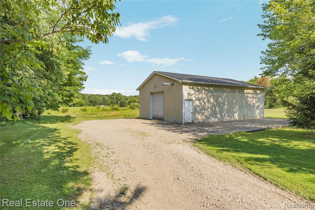 9210 Hickory Ridge Road, Holly, MI 48442 — Photo 9