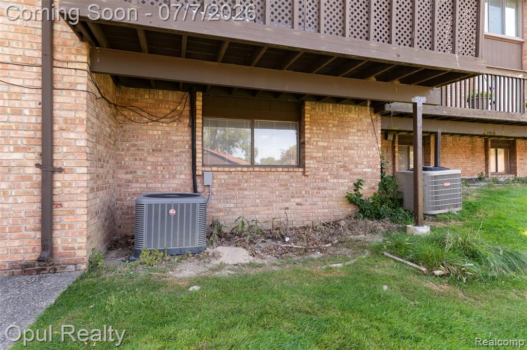 3961 Chablis Street, West Bloomfield, MI 48323 — Photo 41