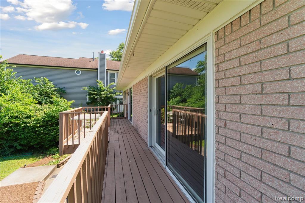 7262 Hatchery Road, Waterford, MI 48327 — Photo 37