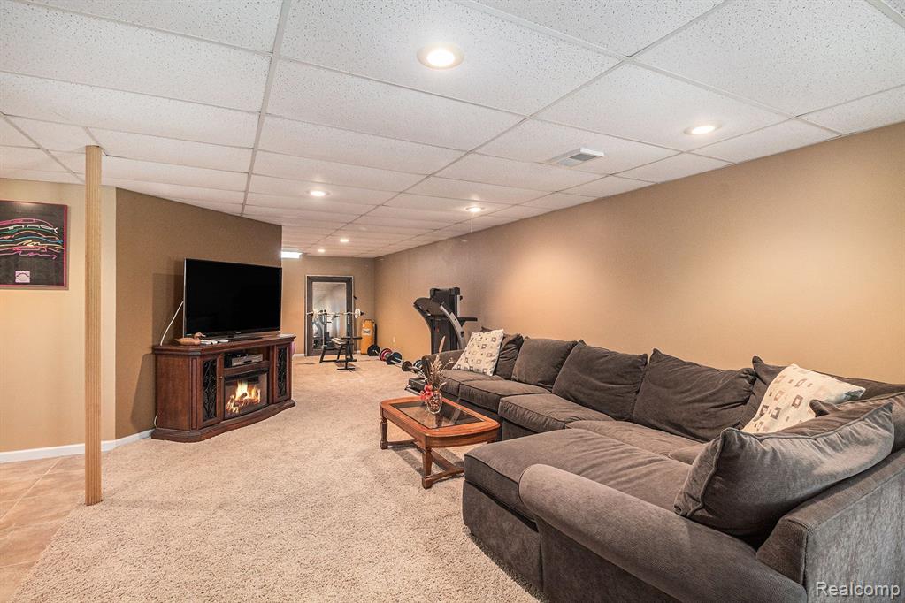 57598 HIDDEN TIMBERS Drive, South Lyon, MI 48178 — Photo 23
