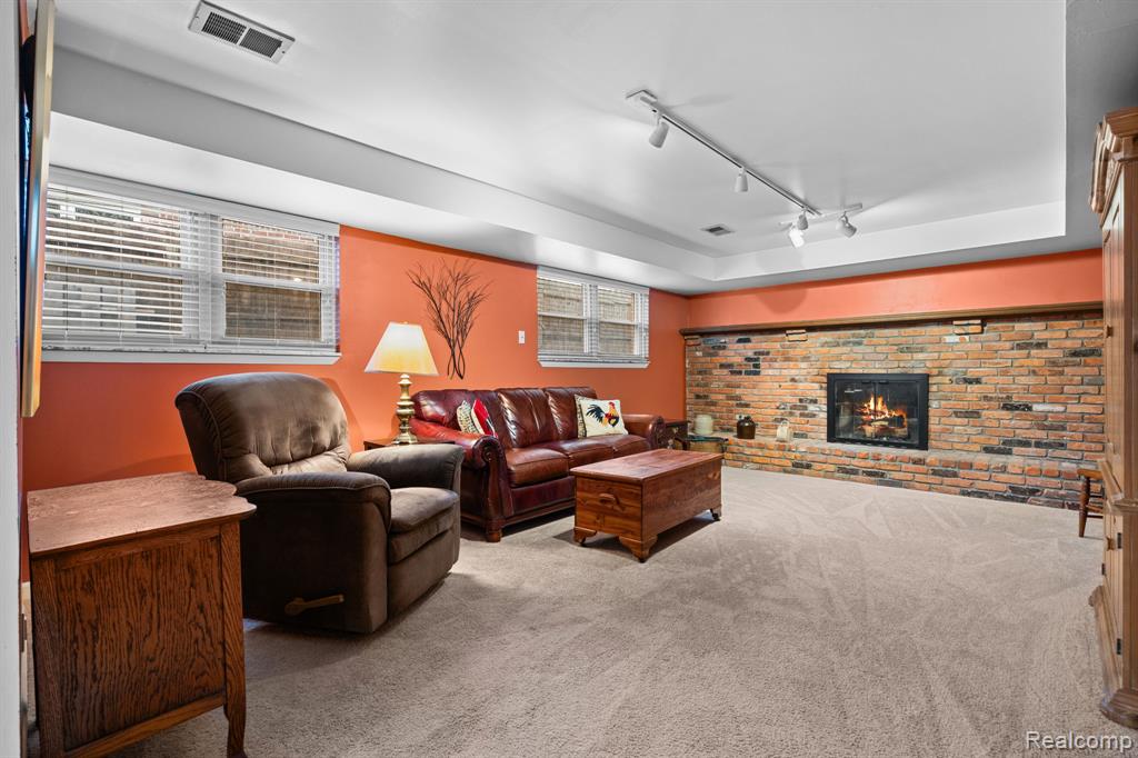 44089 Harsdale Drive, Canton, MI 48187 — Photo 4