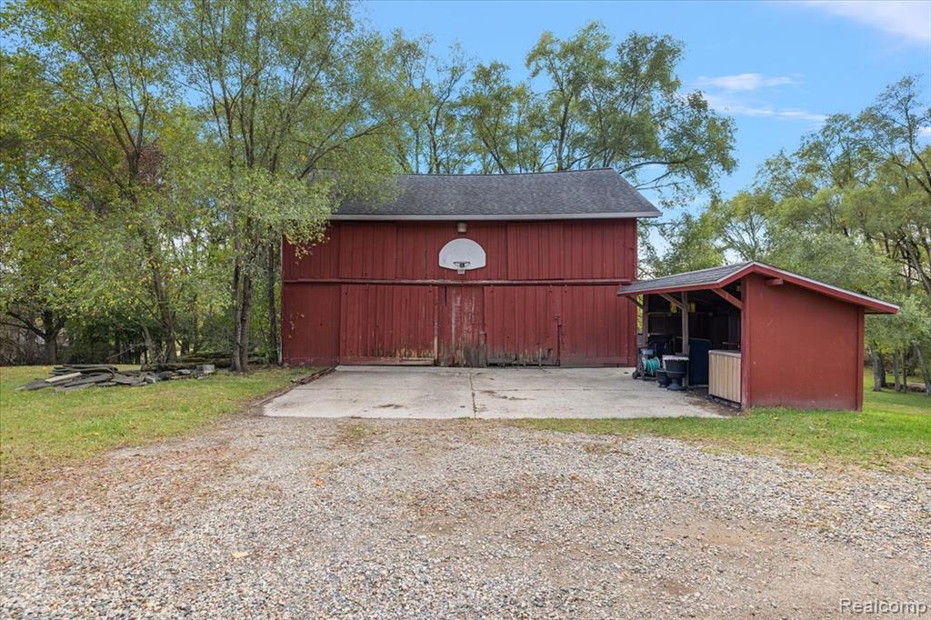 5640 Hummer Lake Road, Oxford, MI 48371 — Photo 87