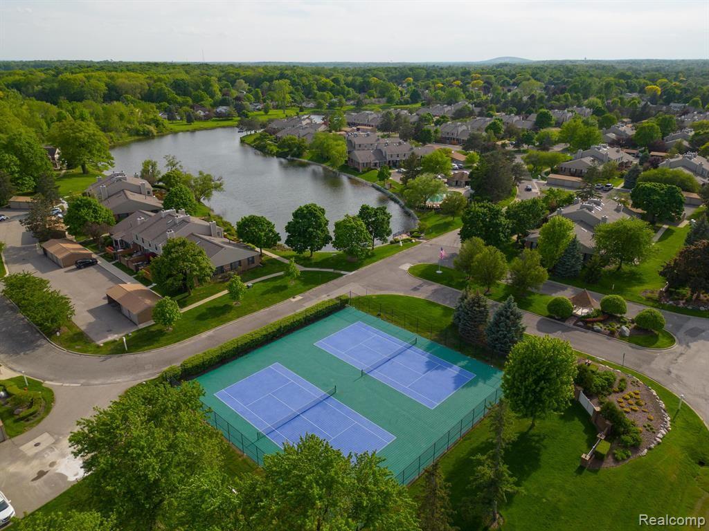 22200 PONDVIEW, Novi, MI — Photo 24