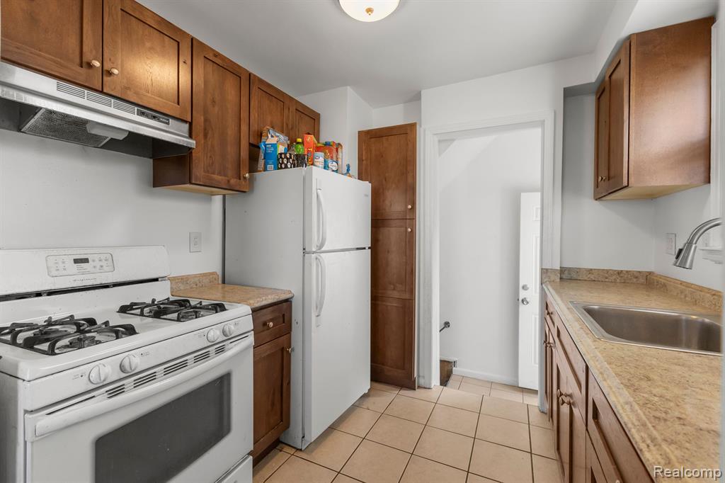 8690 TRINITY Street, Detroit, MI 48228 — Photo 10