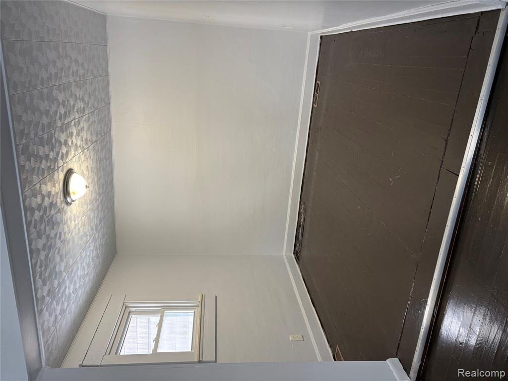 619 E Dartmouth Street, Flint, MI 48505 — Photo 9