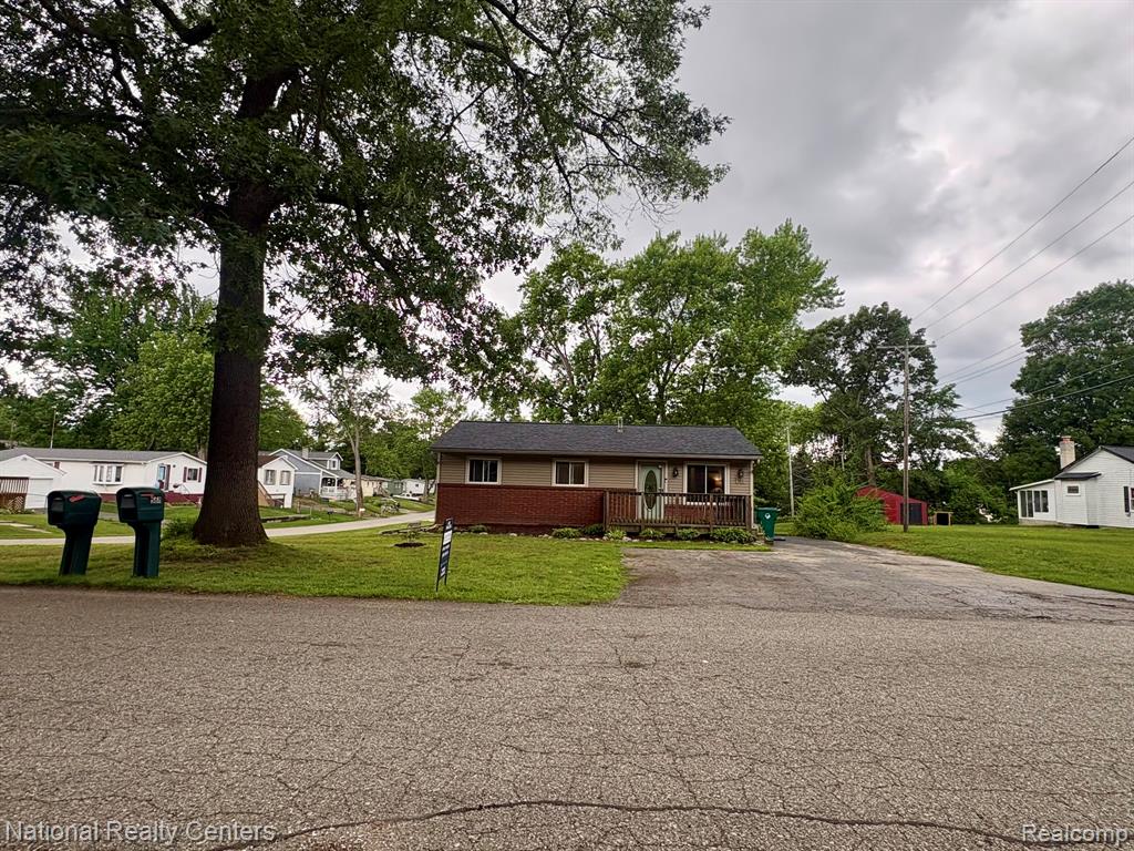 5611 Blackmoor Street, Commerce Twp, MI 48382 — Photo 21