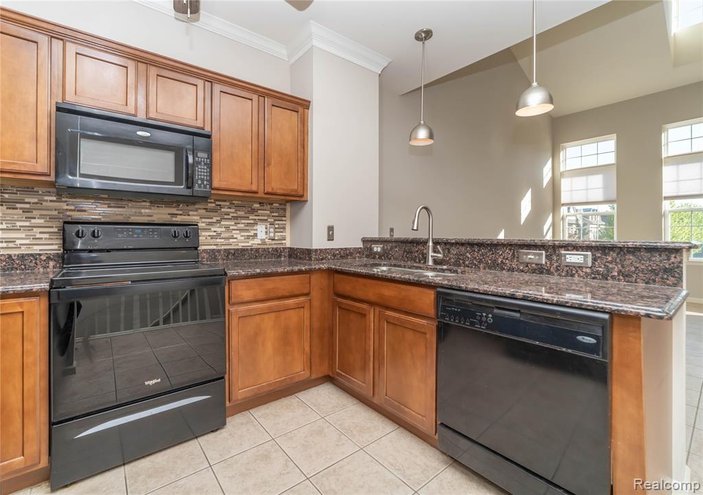5143 Parsley Drive, Utica, MI 48316 — Photo 11