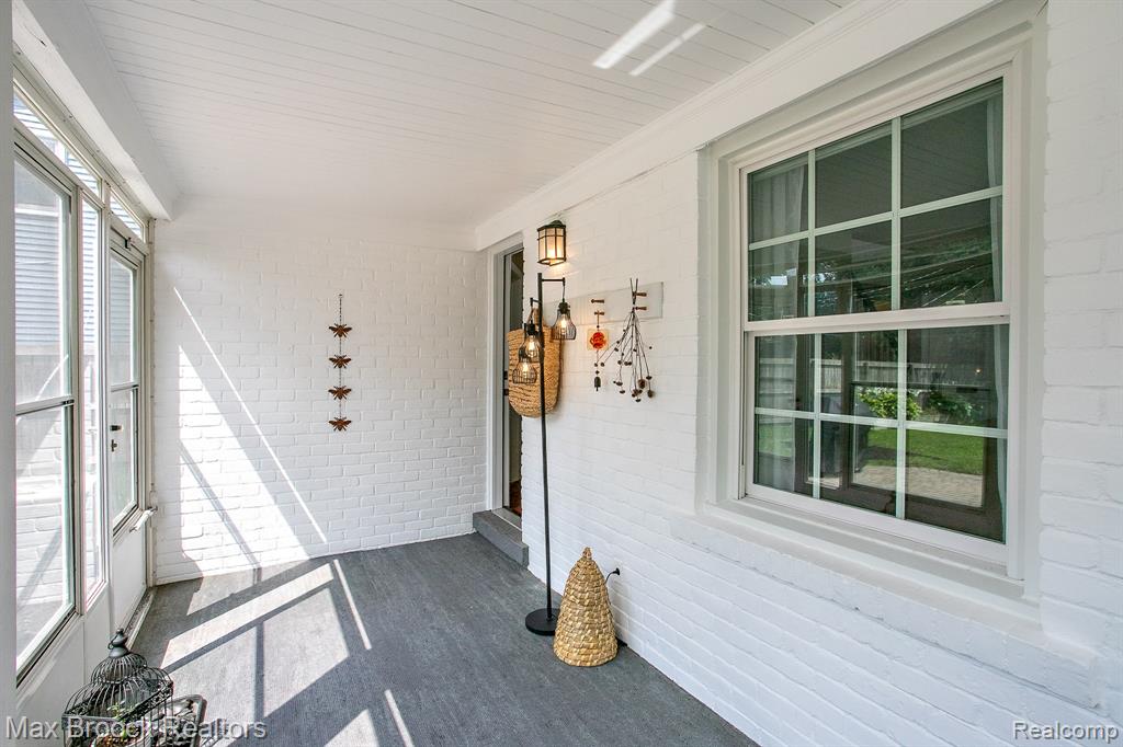 10475 Vernon Avenue, Huntington Woods, MI — Photo 23