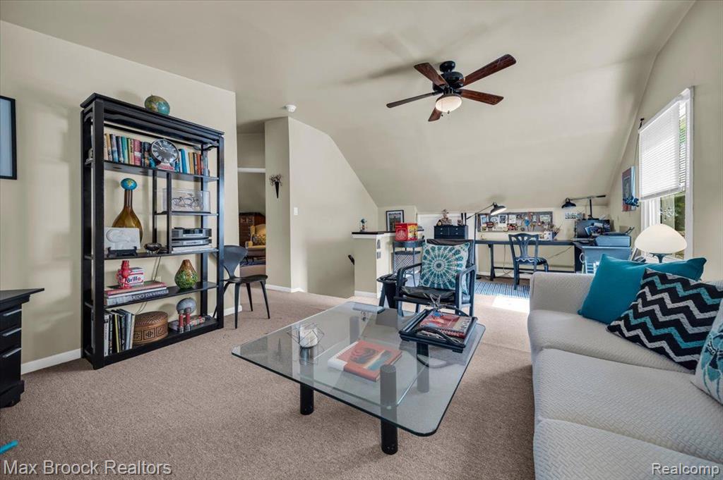 710 HARTLAND Drive, Troy, MI 48083 — Photo 18
