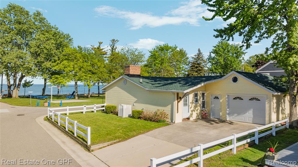 5871 Manor Drive, Fort Gratiot, MI 48059 — Photo 54