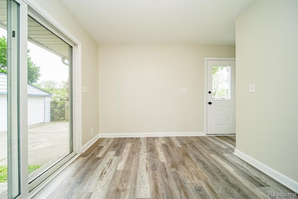 598 COVINGTON Street, South Lyon, MI 48178 — Photo 23