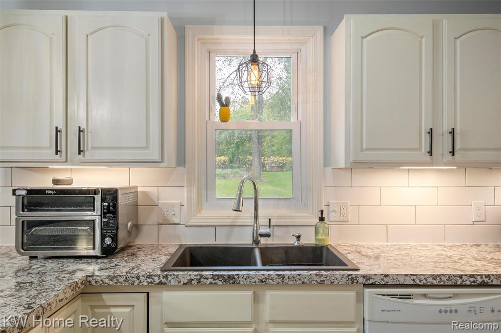 500 Clearwater Drive, Perry, MI 48872 — Photo 15