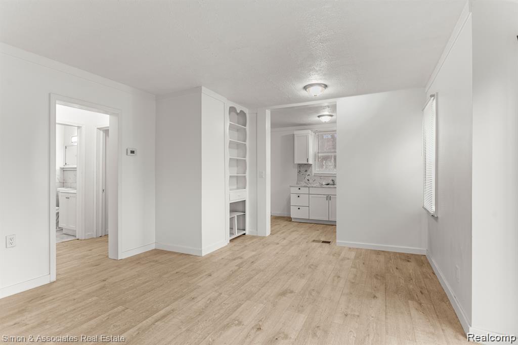 7512 Hazelton, Dearborn Heights, MI 48127 — Photo 5