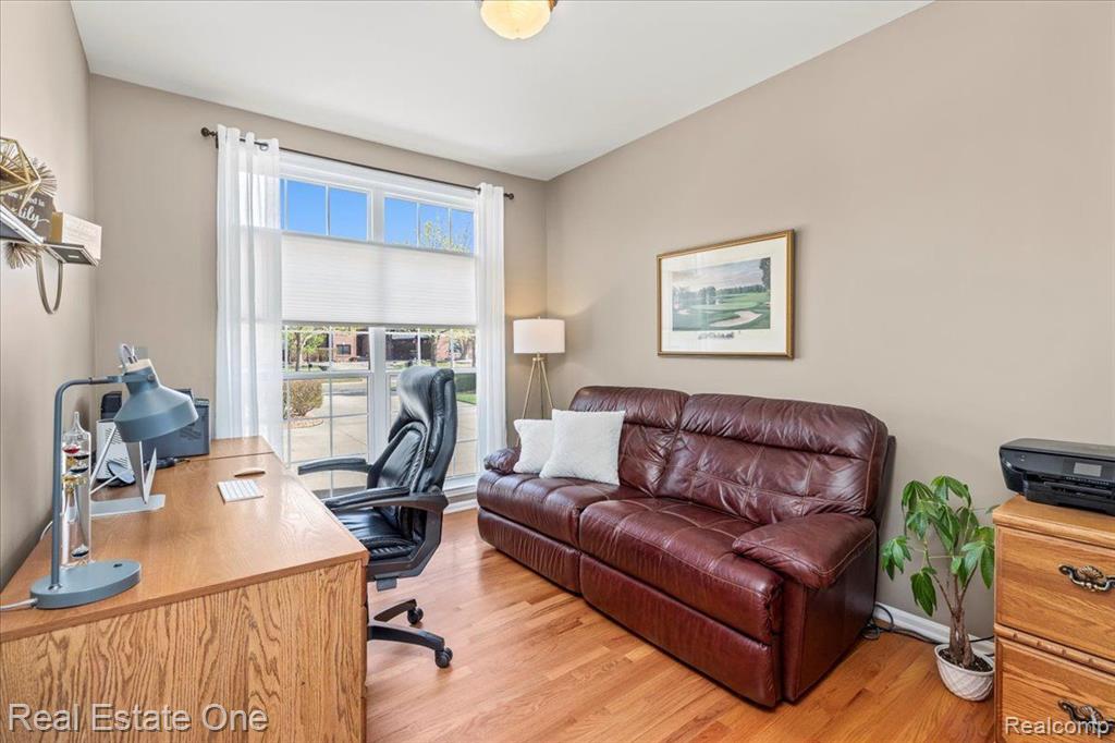 566 BAY POINTE Drive, Oxford, MI 48371 — Photo 30