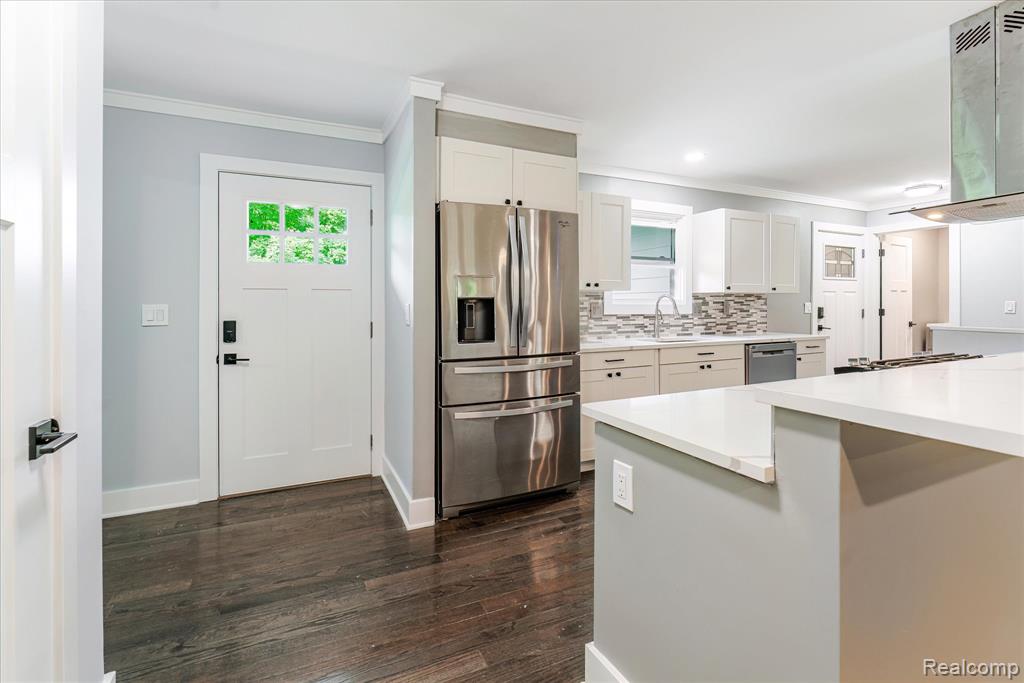 4072 Mill Lake Road, Lake Orion, MI — Photo 4