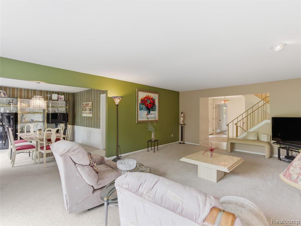 4261 Wabeek Lake Drive S, Bloomfield Hills, MI 48302 — Photo 11