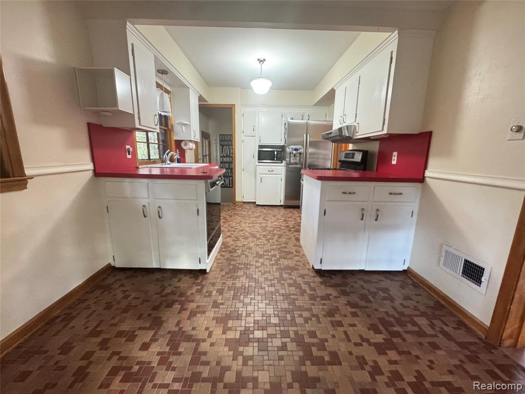 6 Danvers Lane, Dearborn, MI 48120 — Photo 21