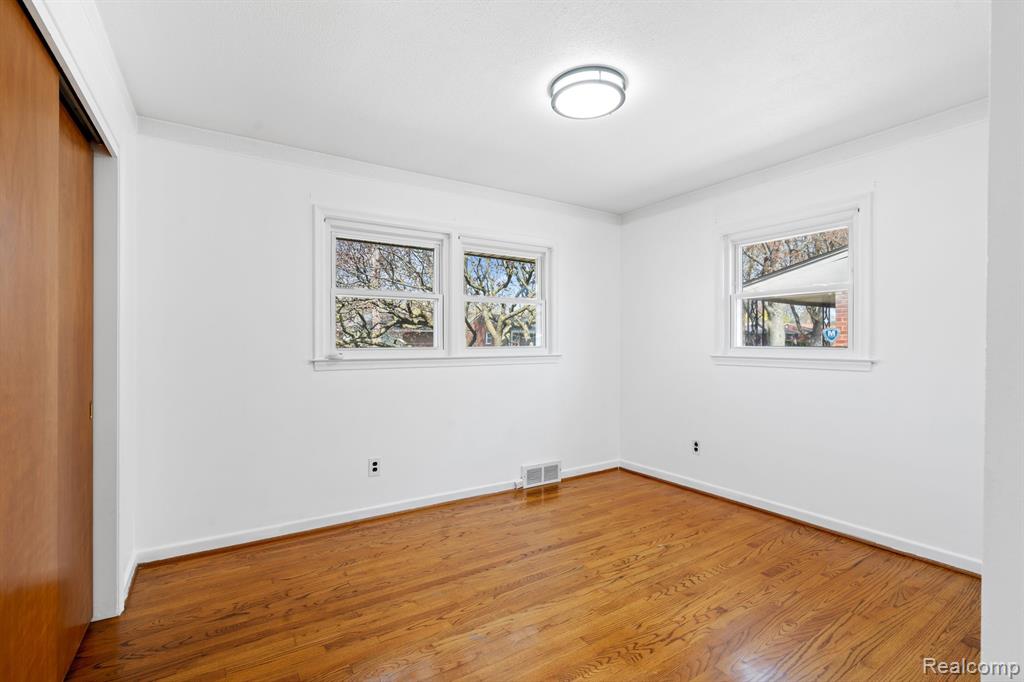8540 ARNOLD Street, Dearborn Heights, MI 48127 — Photo 22