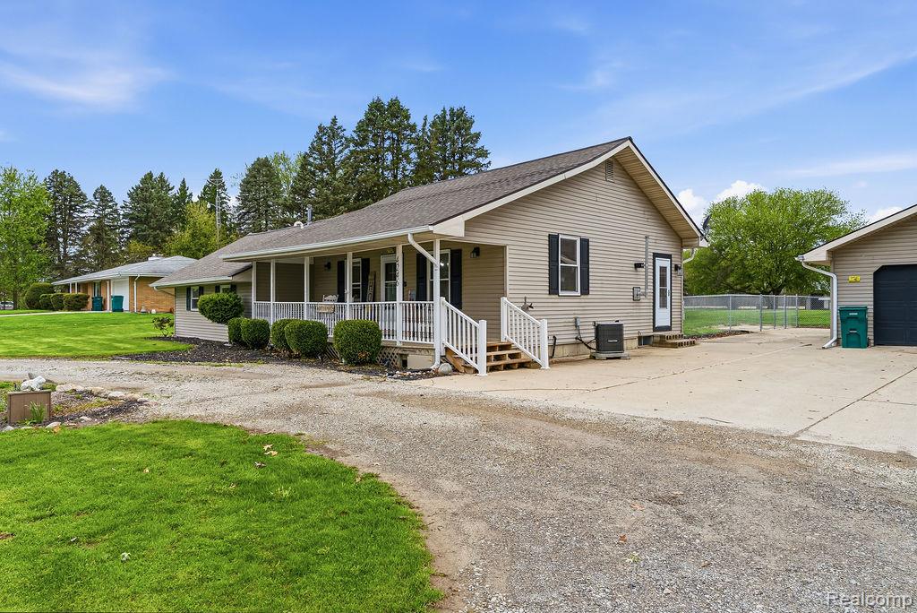 4246 S Durand Road, Durand, MI 48429 — Photo 6