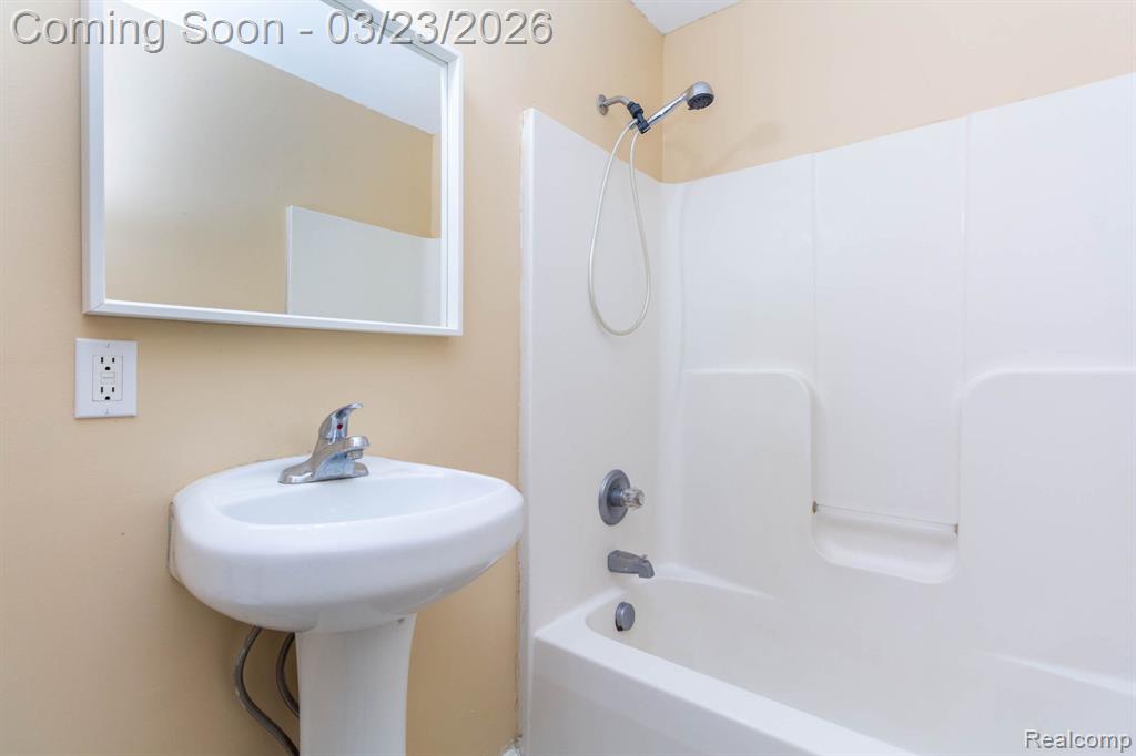 9712 Cherokee Street, Taylor, MI 48180 — Photo 15