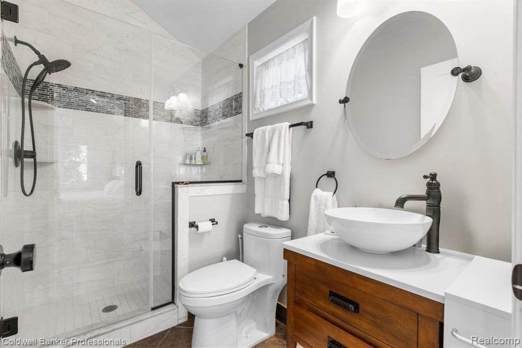 631 Washington Road, Grosse Pointe, MI 48230 — Photo 19