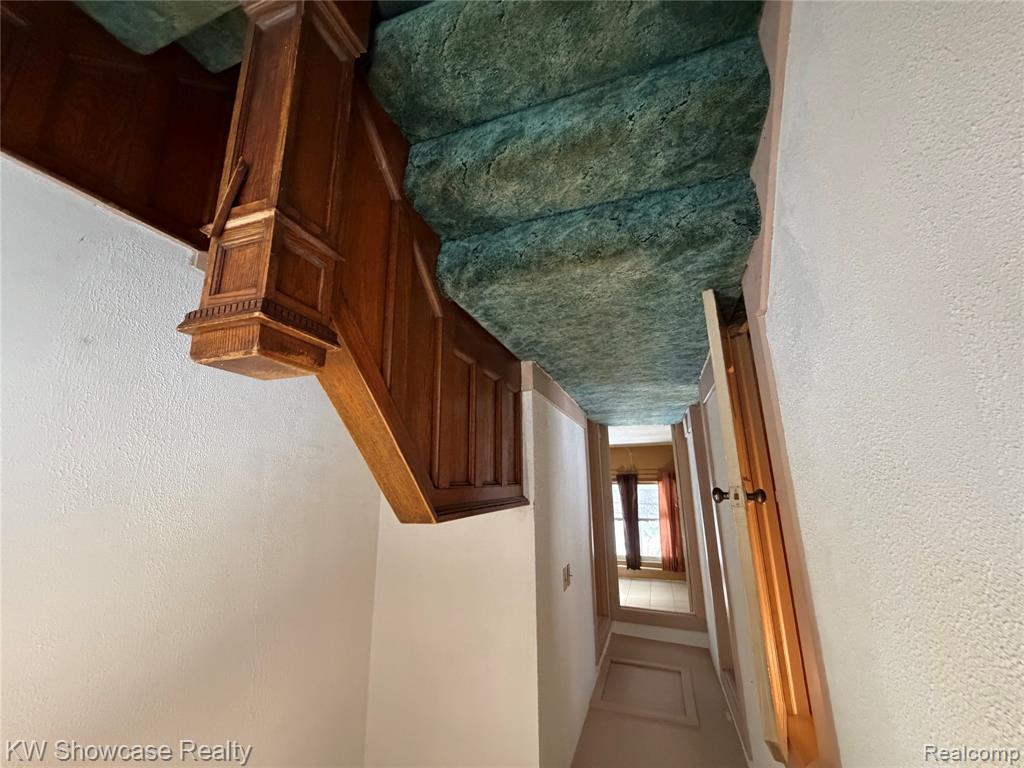 24 S Roselawn Street, Pontiac, MI 48342 — Photo 13