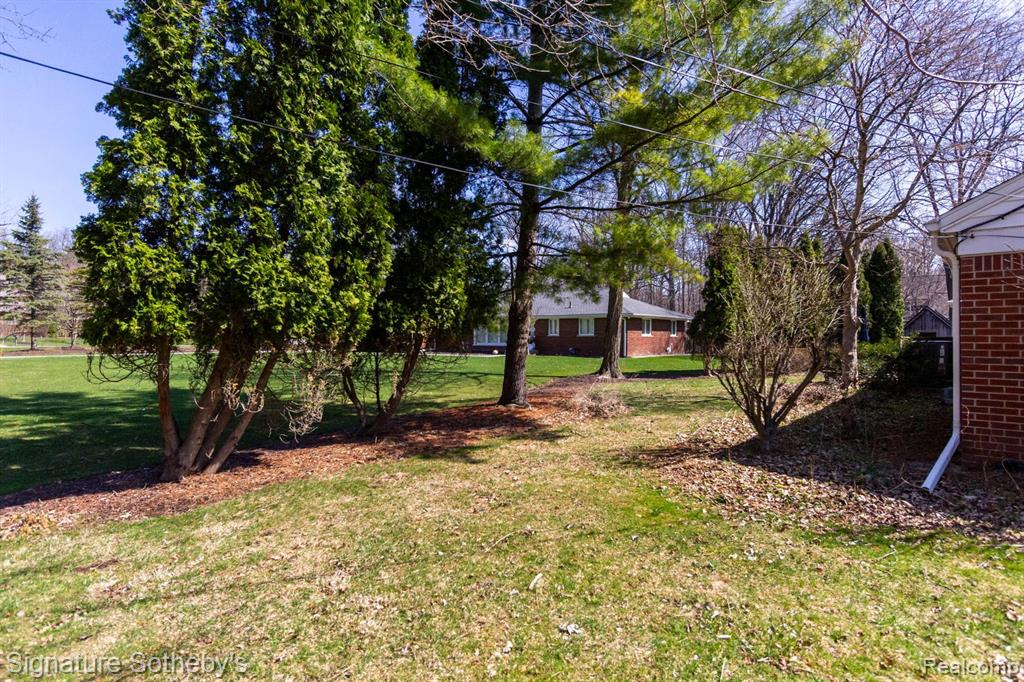 21890 Hampton Street, Beverly Hills, MI 48025 — Photo 30