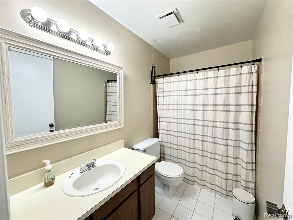 51316 Johns Drive, 14, Chesterfield, MI 48047 — Photo 15