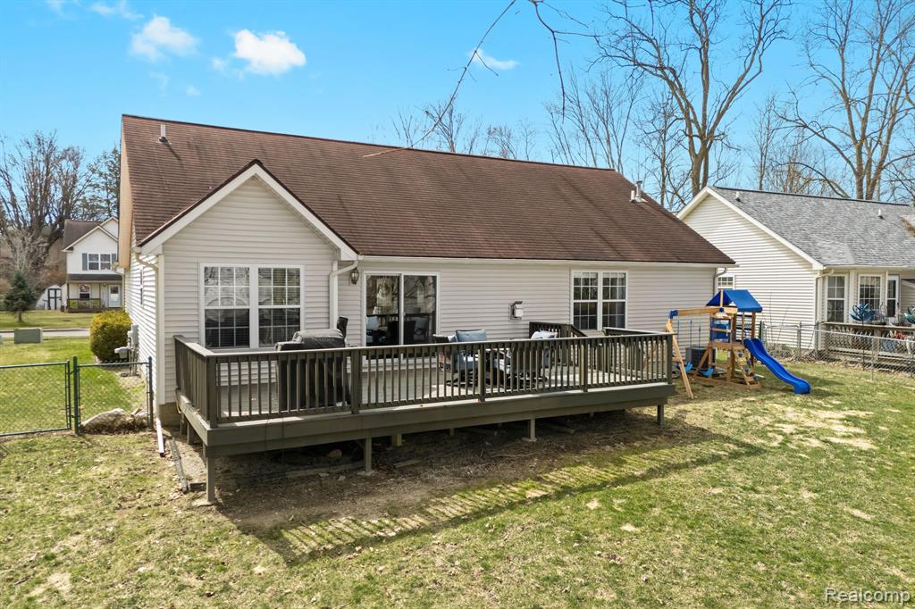 755 1ST Street, Fenton, MI 48430 — Photo 32