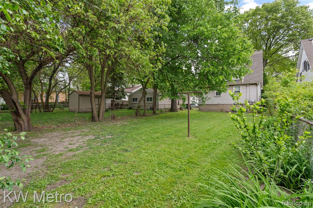 634 E Lewiston Avenue, Ferndale, MI 48220 — Photo 33