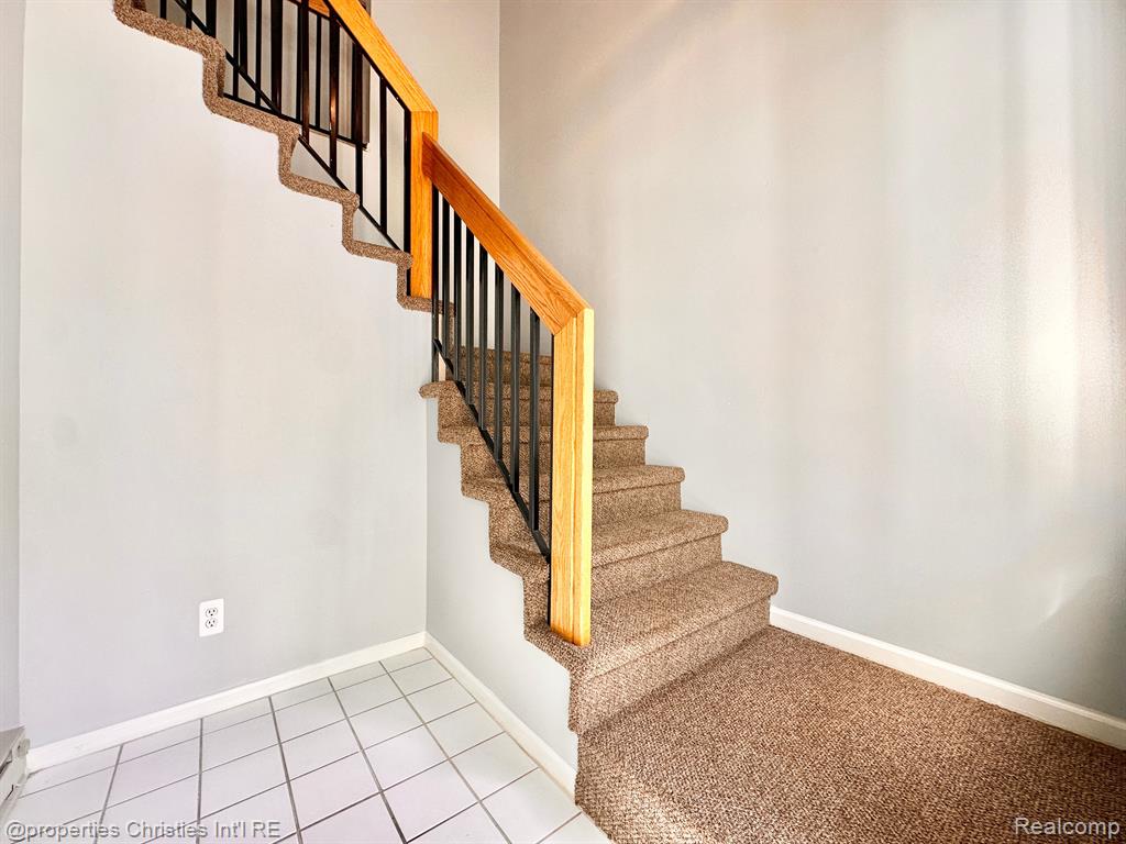 4235 BERKSHIRE Drive, Sterling Heights, MI 48314 — Photo 3