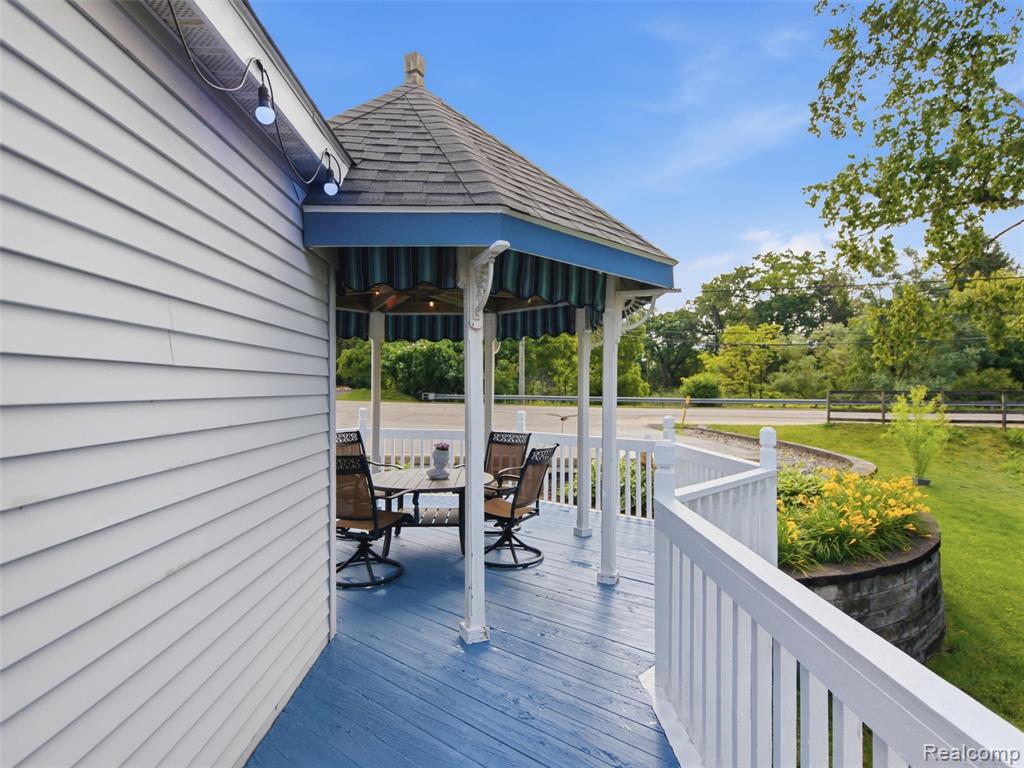 425 S Ortonville Road, Ortonville, MI 48462 — Photo 12