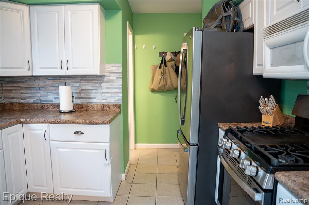 4505 Old Carriage Road, Flint, MI 48507 — Photo 4