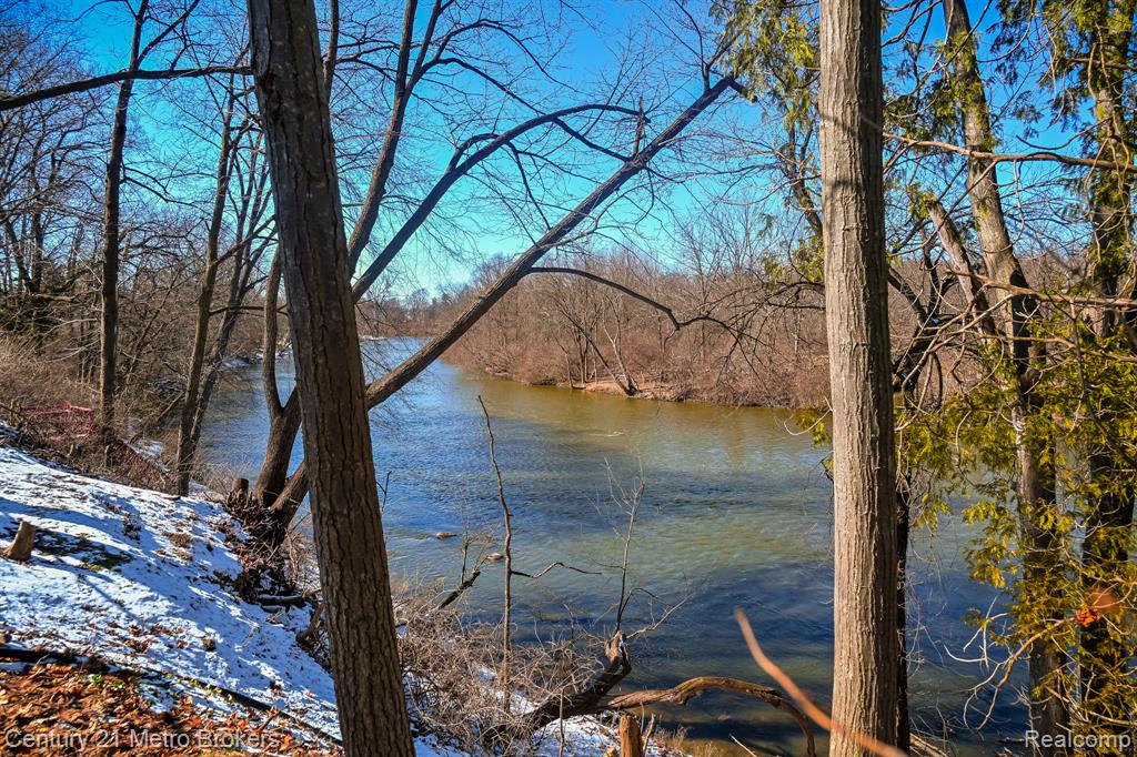 433 Dutch Mill Drive, Flushing, MI 48433 — Photo 3
