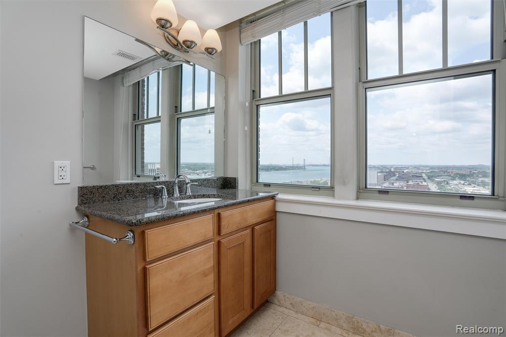 525 W Lafayette Boulevard, Detroit, MI 48226 — Photo 11