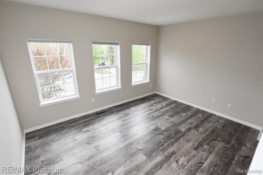 2180 KNOTTY PINE Trail, Howell, MI 48855 — Photo 11