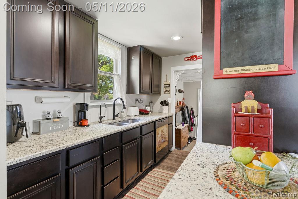 310 W Caroline Street, Fenton, MI 48430 — Photo 14