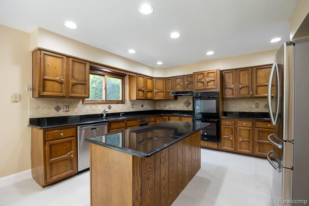 6275 Fairbrook Court, West Bloomfield, MI — Photo 15